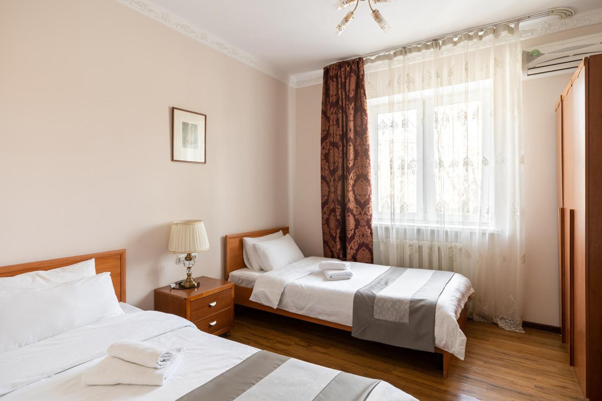 Soluxe Hotel Bishkek Exterior foto