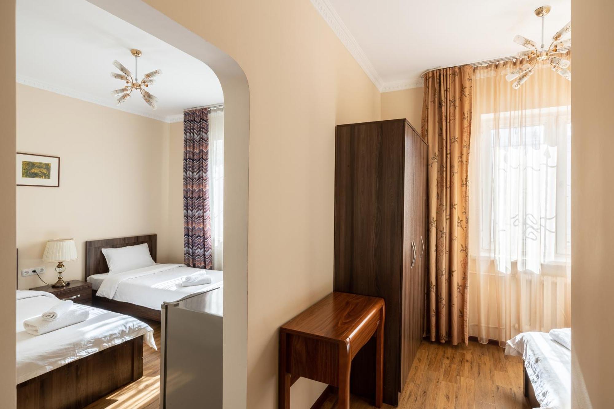Soluxe Hotel Bishkek Exterior foto
