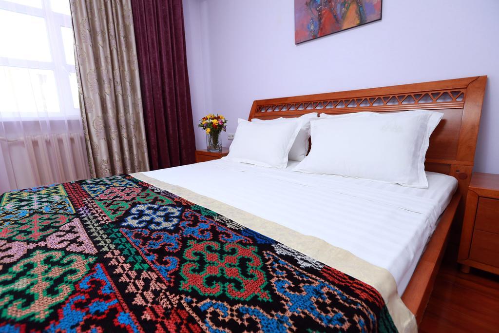 Soluxe Hotel Bishkek Quarto foto