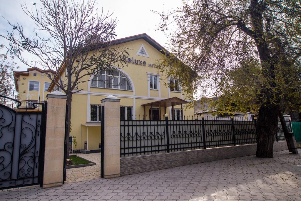 Soluxe Hotel Bishkek Exterior foto