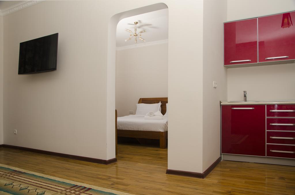 Soluxe Hotel Bishkek Exterior foto